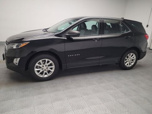 Used 2019 Chevrolet Equinox LS FWD image 2