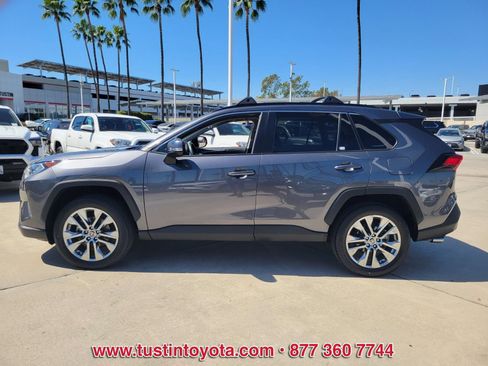 Certified 2021 Toyota RAV4 XLE Premium image 7