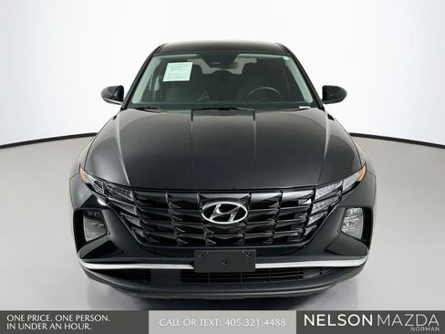 Used 2024 Hyundai Tucson SE FWD image 2