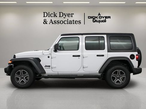 Used 2022 Jeep Wrangler Unlimited Sport AWD/4WD image 6