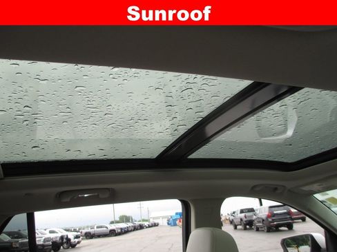 Used 2023 GMC Terrain Denali w/ Denali Premium Package AWD/4WD image 17