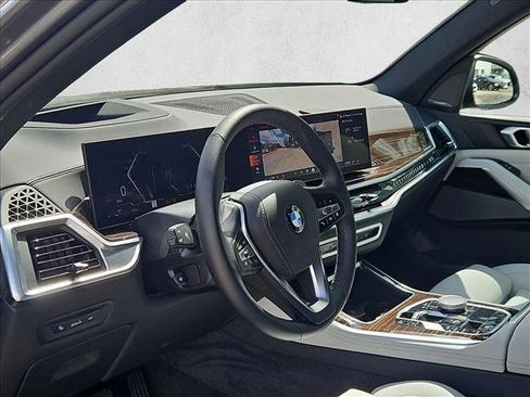 Used 2026 BMW X5 sDrive40i image 10