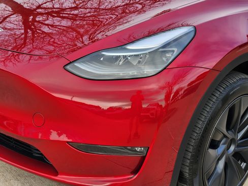 Used 2025 Tesla Model Y Long Range image 6