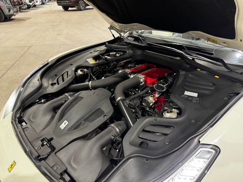 Used 2019 Ferrari GTC4Lusso T image 37