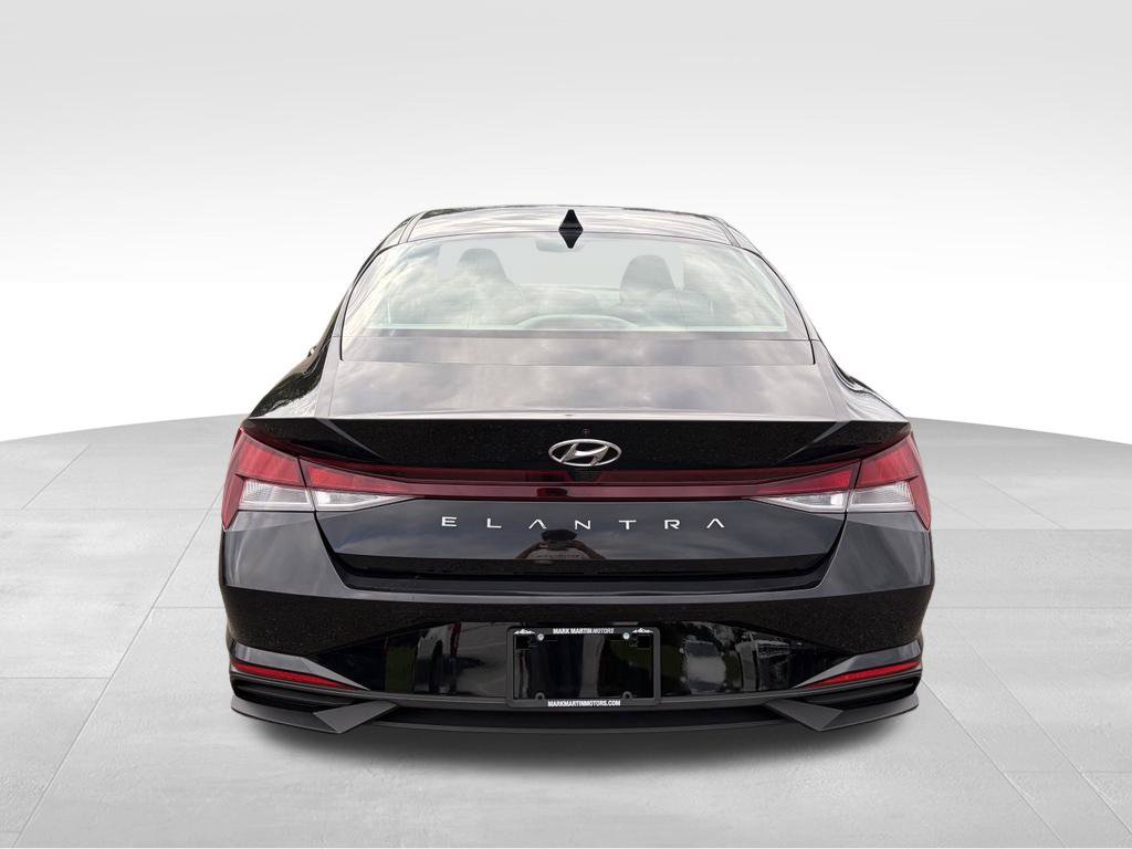 Used 2021 Hyundai Elantra SEL w/ Cargo Package FWD image 17