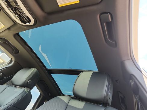 New 2026 Porsche Macan image 14