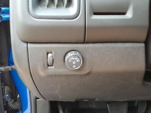 Used 2018 Chevrolet Colorado LT w/ LT Convenience Package RWD image 12