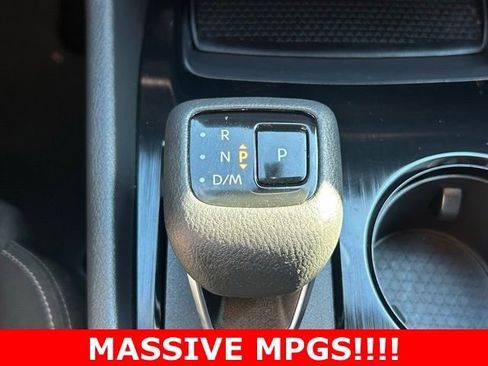 Used 2023 Nissan Rogue S AWD/4WD image 23