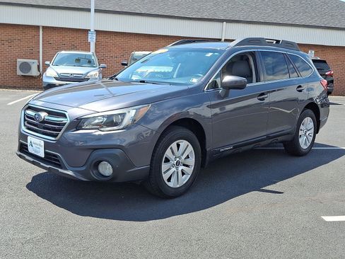 Used 2019 Subaru Outback 2.5i Premium w/ Popular Package #2 AWD/4WD image 3