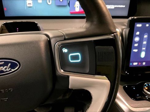 Certified 2025 Ford Expedition Max Platinum AWD/4WD image 18