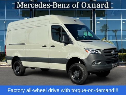 Used 2025 Mercedes-Benz Sprinter 2500 image 2