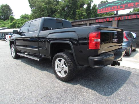 Used 2015 GMC Sierra 2500 Denali w/ Duramax Plus Package AWD/4WD image 3