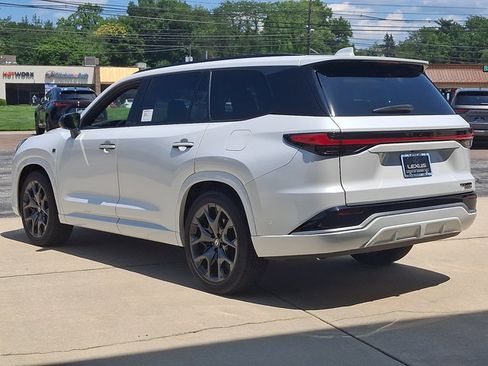 New 2026 Lexus TX 500h AWD image 3