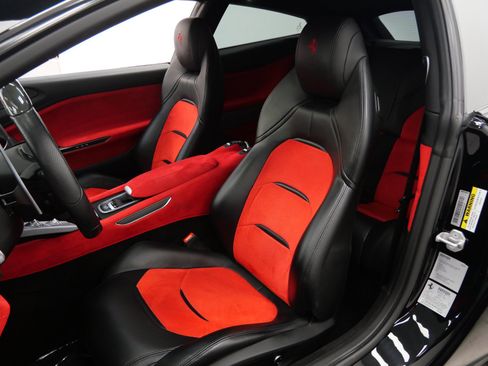 Used 2019 Ferrari GTC4Lusso T RWD image 24
