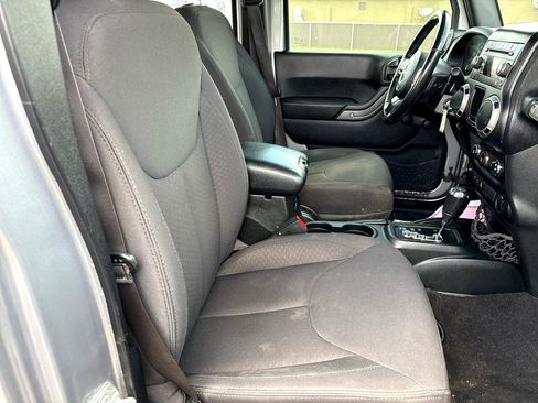 Used 2017 Jeep Wrangler Unlimited Sport w/ Connectivity Group image 17