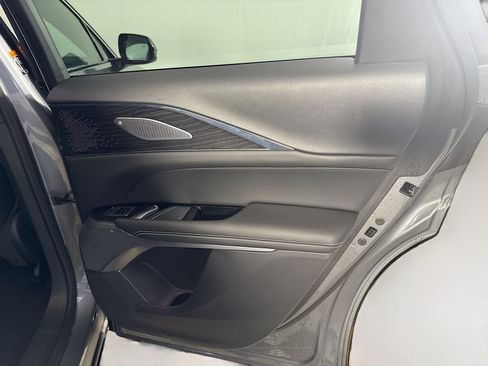 Used 2023 Cadillac Lyriq 2WD image 28