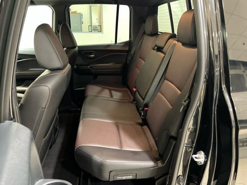 Used 2023 Honda Ridgeline Black Edition image 11
