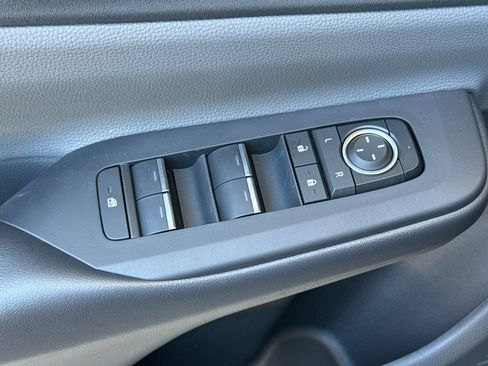 New 2027 Toyota Prius Limited FWD image 12