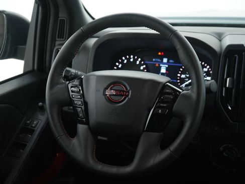 Used 2025 Nissan Frontier PRO-4X w/ Pro Premium Package image 13