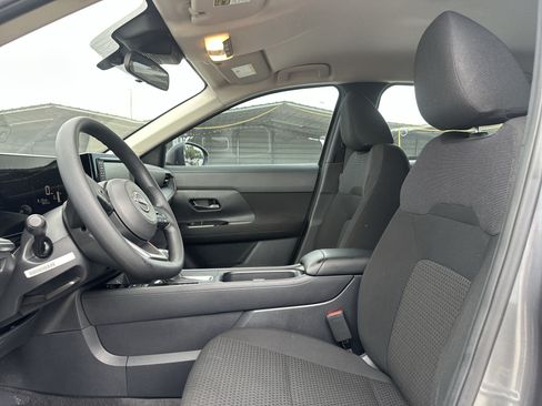 Used 2025 Nissan Kicks S AWD/4WD image 13