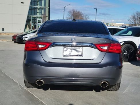 Used 2017 Nissan Maxima Platinum image 12