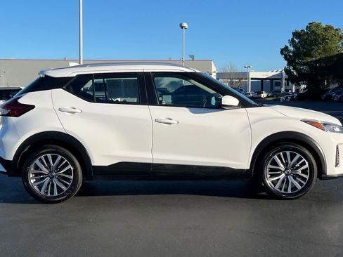 Used 2021 Nissan Kicks SV image 6