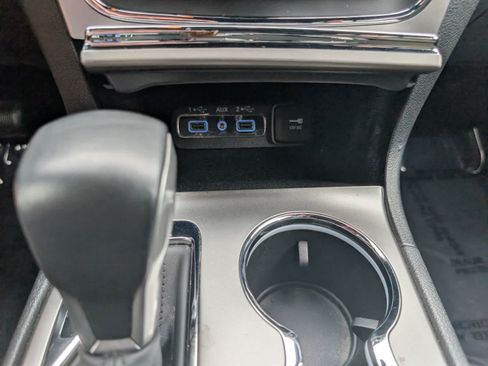 Used 2018 Jeep Grand Cherokee Laredo AWD/4WD image 24