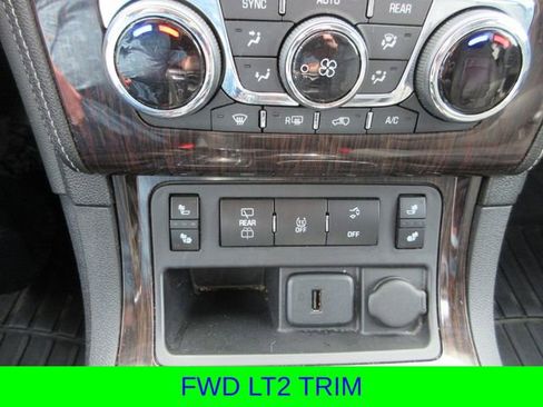 Used 2015 Chevrolet Traverse LT image 16