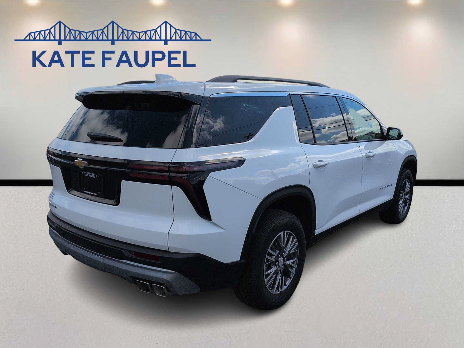 Used 2026 Chevrolet Traverse LT FWD image 7