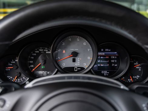 Certified 2014 Porsche 911 Carrera S RWD image 34