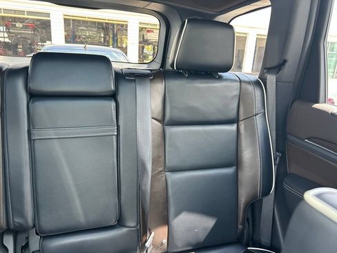 Used 2015 Jeep Grand Cherokee Overland w/ Advanced Technology Group AWD/4WD image 14