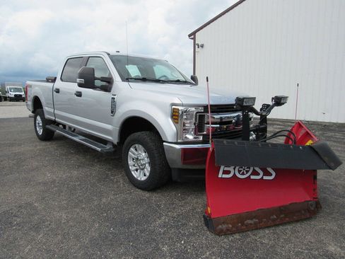 Used 2019 Ford F250 XLT w/ Snow Plow Prep Package AWD/4WD image 9