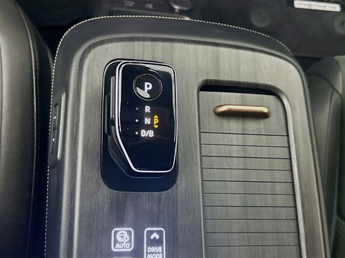 Used 2023 Nissan Ariya FWD image 25