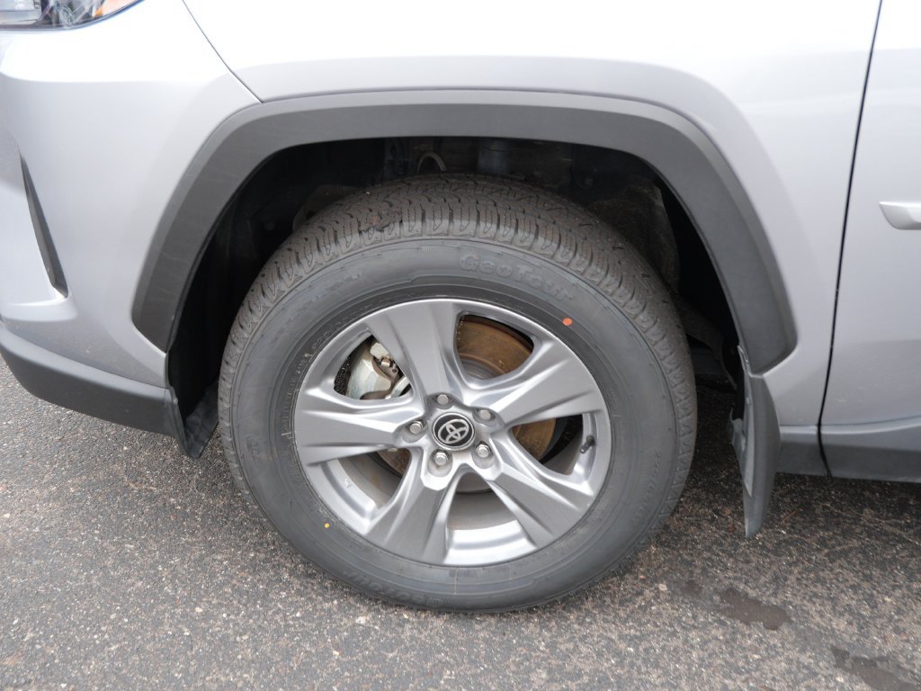 Certified 2025 Toyota RAV4 LE AWD/4WD image 8