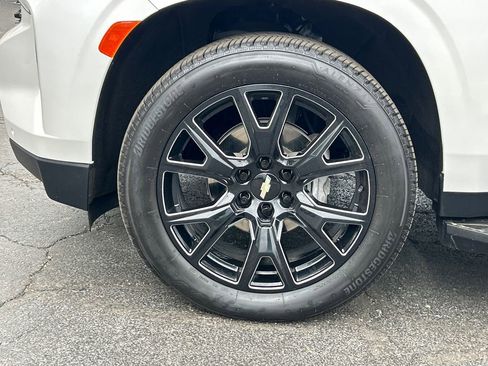 Used 2021 Chevrolet Tahoe LT w/ Luxury Package AWD/4WD image 13