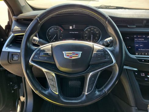 Used 2020 Cadillac XT5 Premium Luxury AWD/4WD image 23