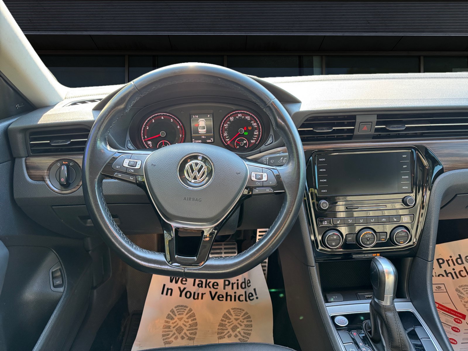 Used 2020 Volkswagen Passat 2.0T SEL FWD image 4