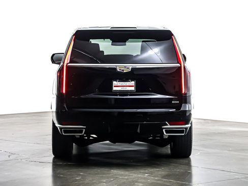 Used 2024 Cadillac Escalade ESV Luxury image 4