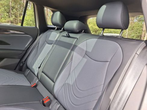 New 2026 Volkswagen Tiguan SE R-Line image 24