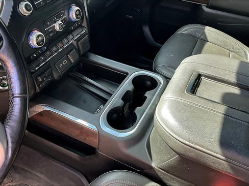 Used 2019 GMC Sierra 1500 SLT AWD/4WD image 19