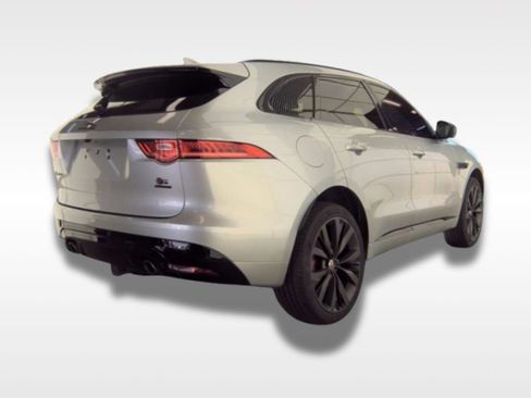 Used 2019 Jaguar F-PACE S AWD/4WD image 4