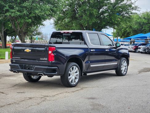 Used 2024 Chevrolet Silverado 1500 High Country w/ High Country Premium Package AWD/4WD image 5