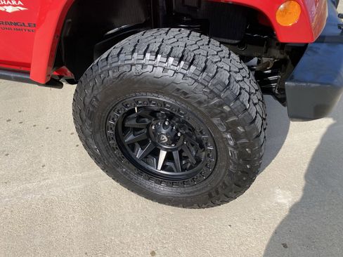 Used 2014 Jeep Wrangler Unlimited Sahara w/ Max Tow Package image 2