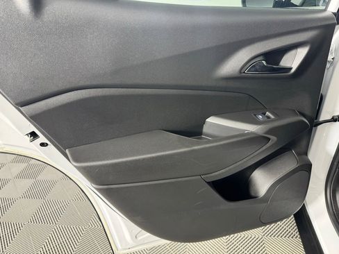 Used 2025 Chevrolet Trax ACTIV w/ Driver Confidence Package image 23