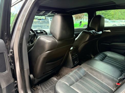 Used 2015 Chrysler 300 S RWD image 27