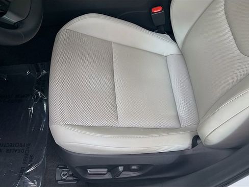 Used 2024 Toyota Prius XLE image 18