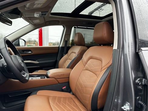 Certified 2024 Nissan Pathfinder Platinum image 26