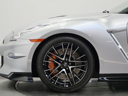 Used 2024 Nissan GT-R Premium w/ Premium Interior Package AWD/4WD image 45