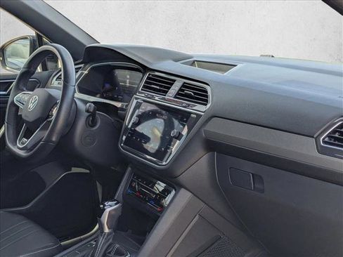 Used 2023 Volkswagen Tiguan SE R-Line image 21