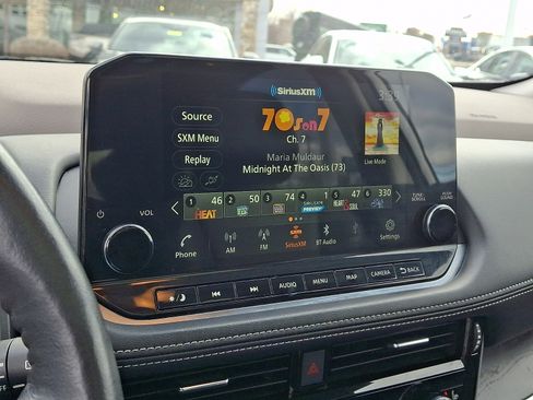 Used 2021 Nissan Rogue Platinum image 18